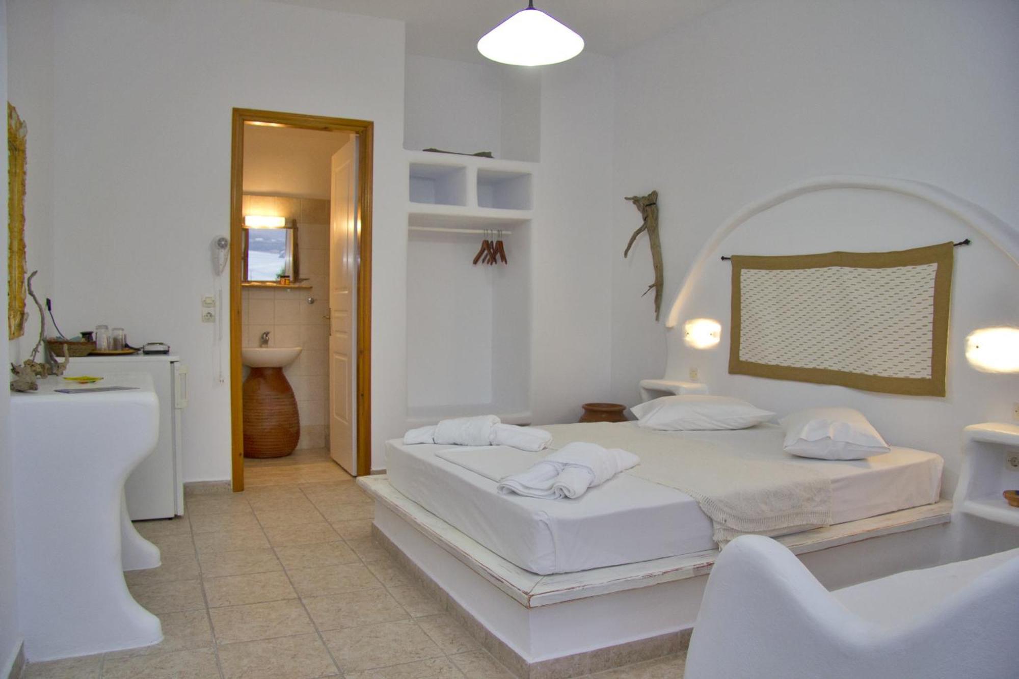 Margaritari Studios Milos Adamantas  Phòng bức ảnh